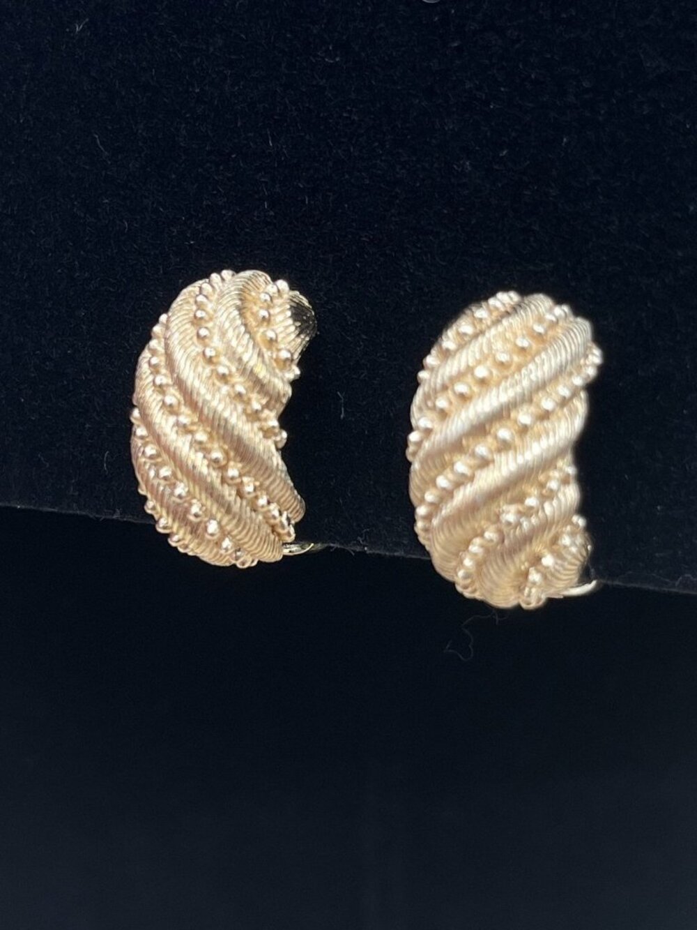 Christian Dior Vintage Gold Tone Ribbed Half Hoop Clip On Earrings Germany